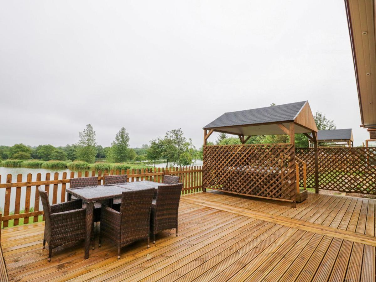 Makins Lodges Nuneaton Exterior photo